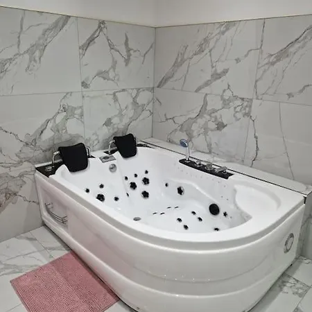 Maison Chic Avec Jacuzzi Sur Oise Yaospa60