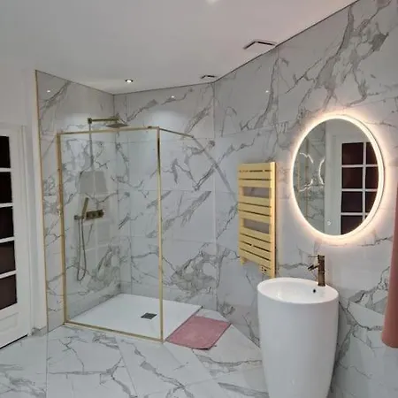 Semesterbostad Maison Chic Avec Jacuzzi Sur Oise Yaospa60 *