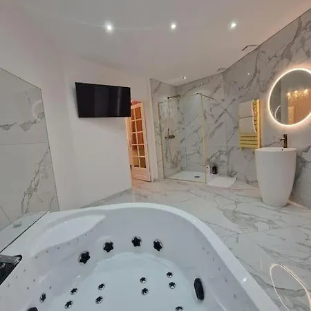 Maison Chic Avec Jacuzzi Sur Oise Yaospa60 Nogent-sur-Oise