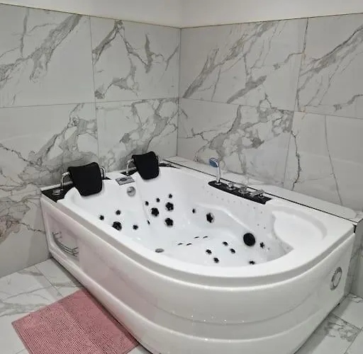 Maison Chic Avec Jacuzzi Sur Oise Yaospa60