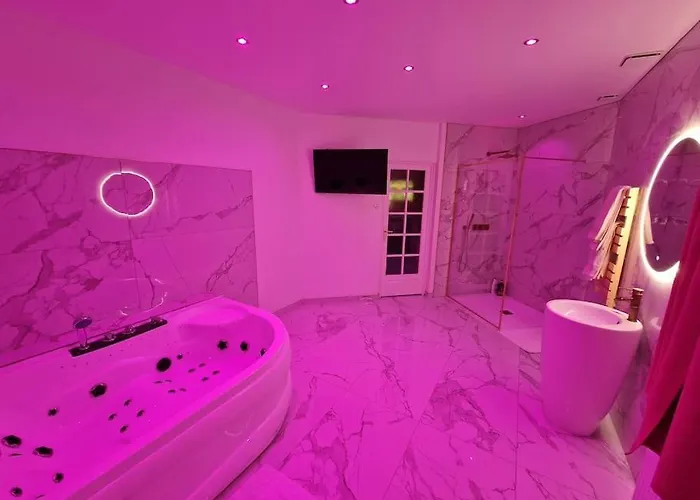 Maison Chic Avec Jacuzzi Sur Oise Yaospa60 度假居