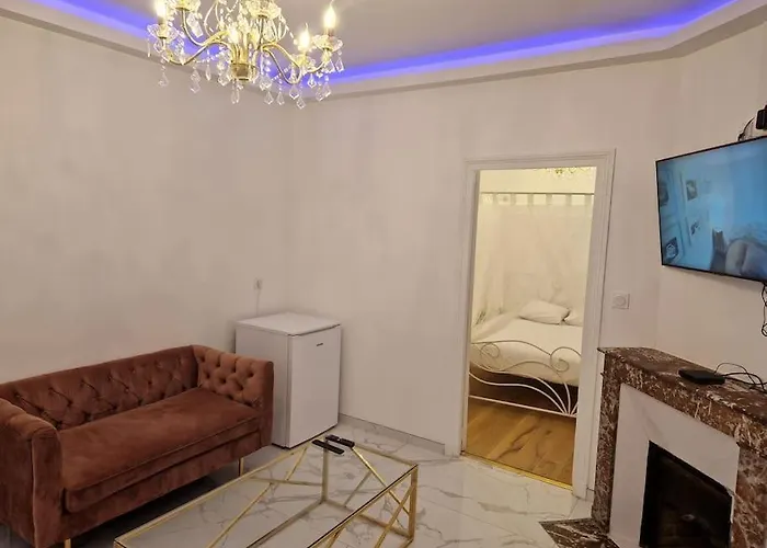 Maison Chic Avec Jacuzzi Sur Oise Yaospa60 度假居